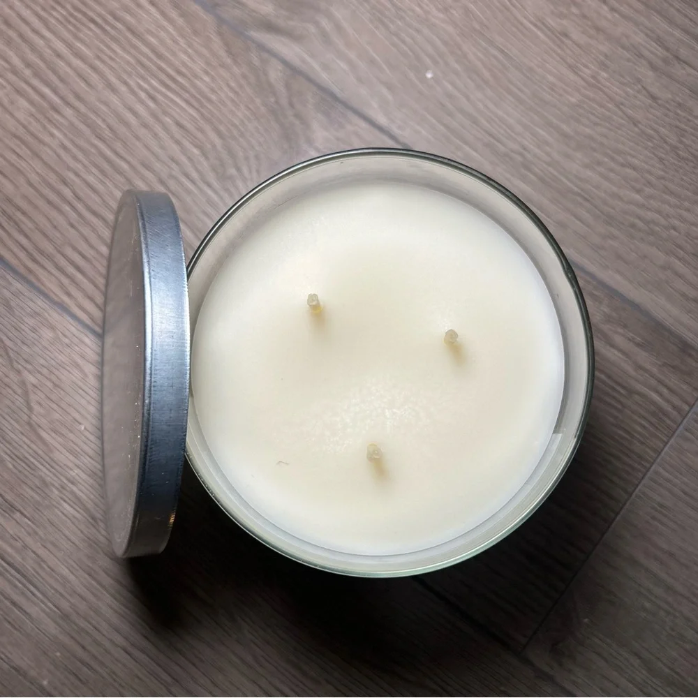 New Bath & Body Works 3-Wick Candle in Limoncello - Picture 3 of 4